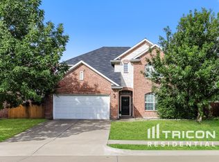 921 Redbud Rd, Burleson, TX 76028