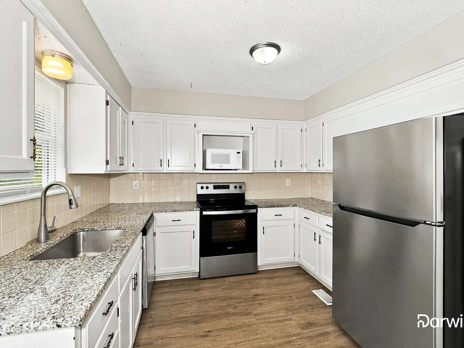 3 bed, 2.0 bath, 1144 sqft, $1,995 — Photo 2