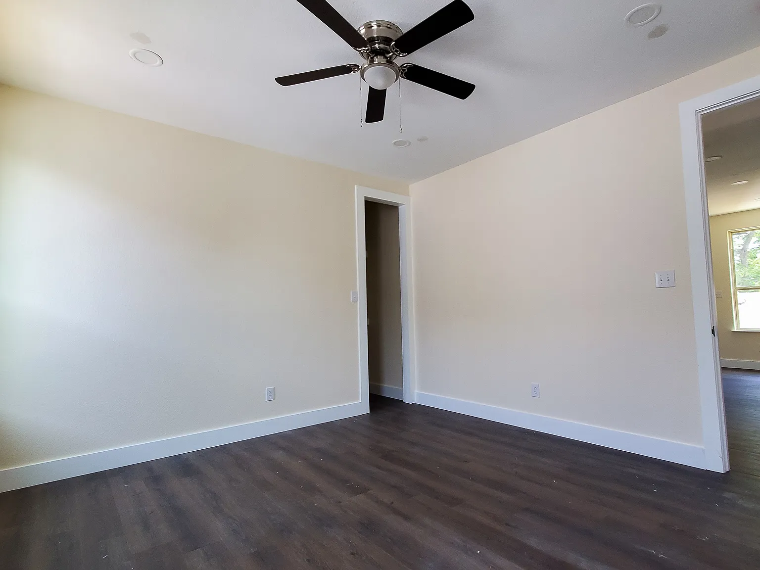 1 bed, 600 sqft, $595 — Photo 2