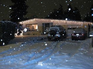 20128 Des Moines Memorial Dr, Seattle, WA 98198