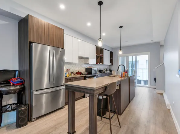 2505 Ware St #10, Abbotsford, BC V2S 3E2