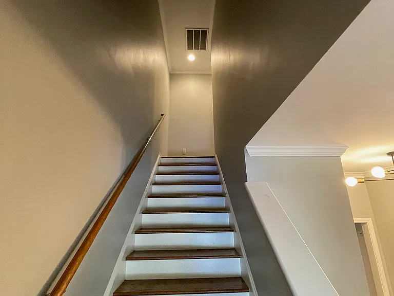 126 Lincoln St — Photo 9