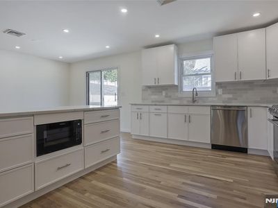 18 Ruth Ln, Demarest, NJ, 07627