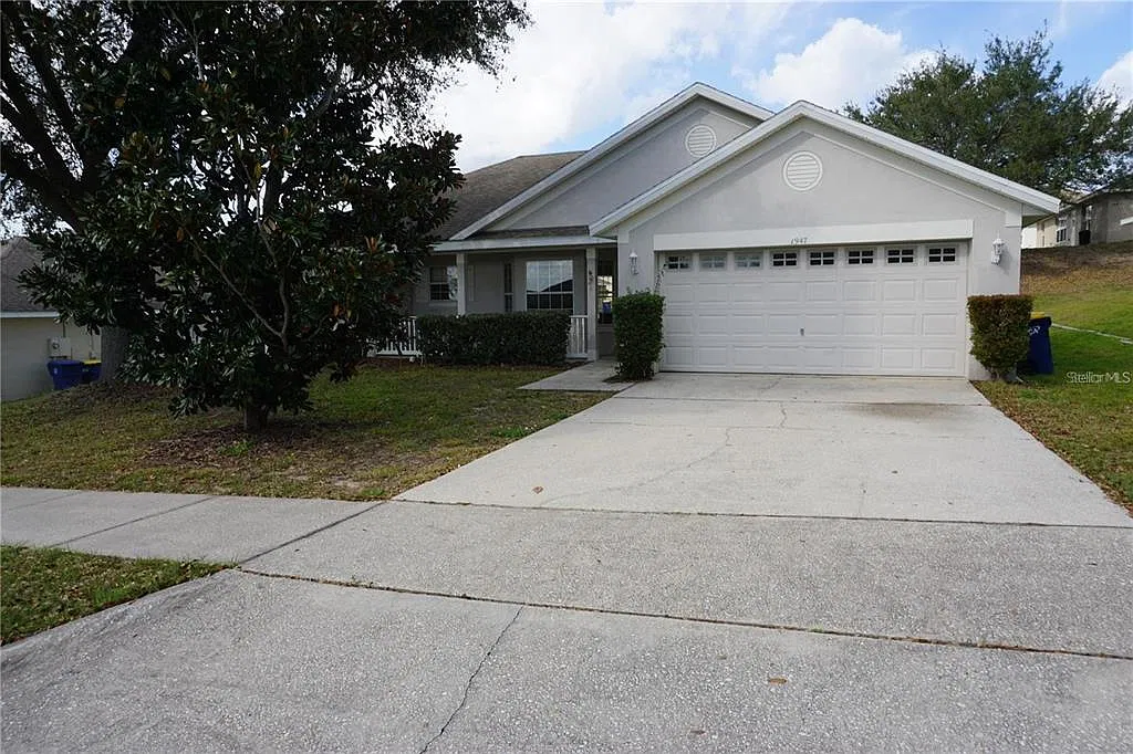 3 bed, 2.0 bath, 1536 sqft, $2,100 — Photo 1
