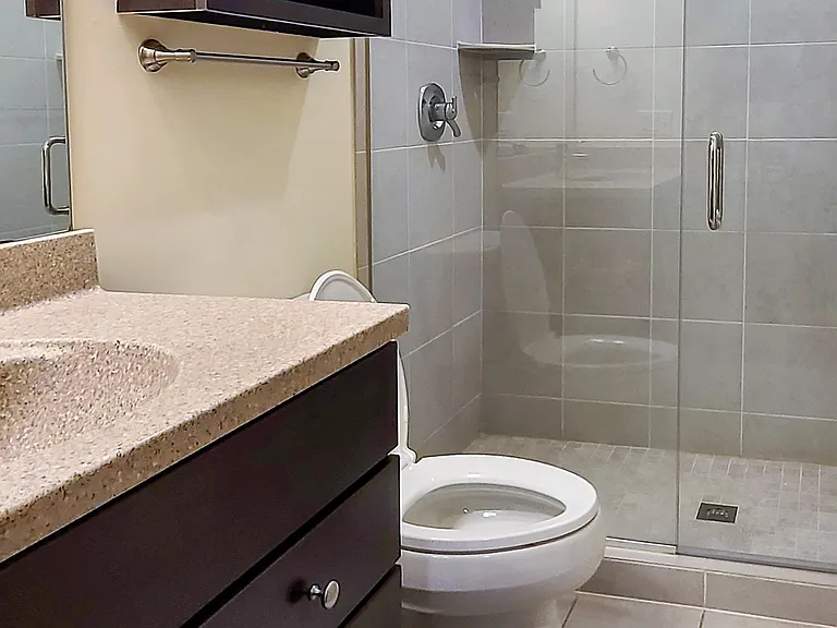 1319 Forest Ct — Photo 9