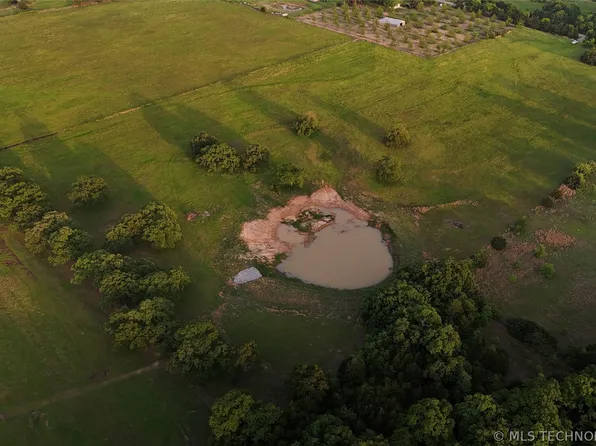 McClain Rd, Ardmore, OK 73401