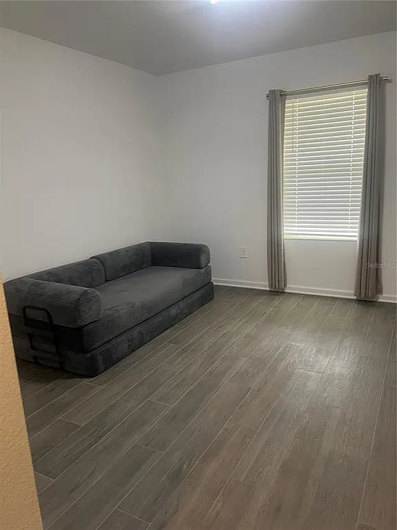 1 bed, 1.0 bath, 2074 sqft, $1,650 — Photo 2