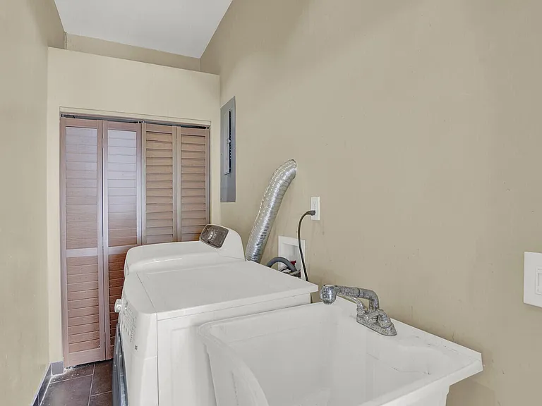 11231 Ira Ln — Photo 27