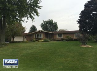 31064 Oakview Dr, Genoa, IL 60135