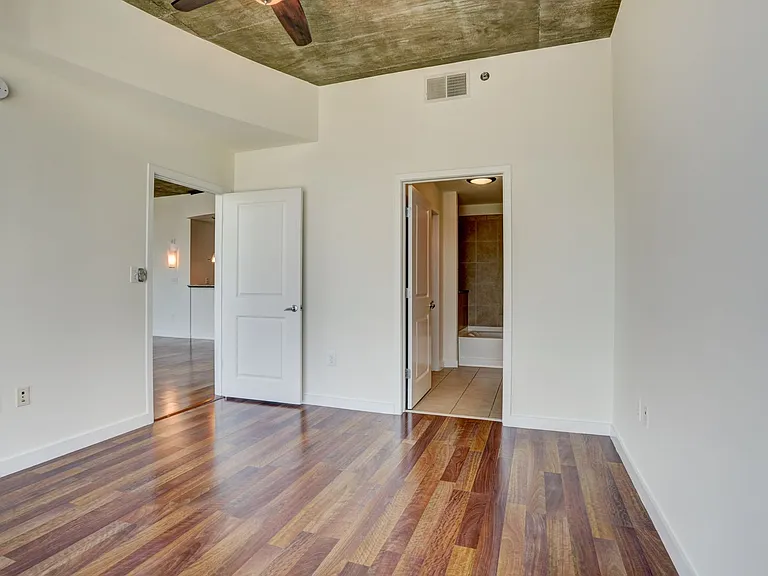 3324 Peachtree Rd NE #1919 — Photo 15