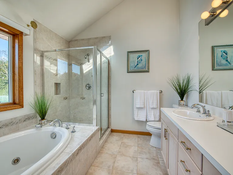 7 Sea Breeze Ave — Photo 8