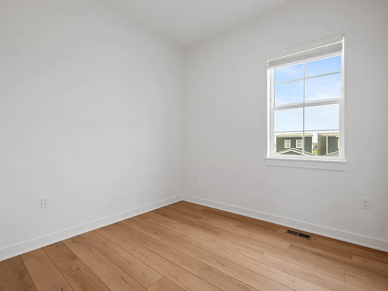 1109 SW 11th St — Photo 34