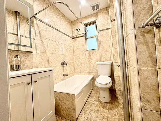 Rented by Papp Realty | media 7