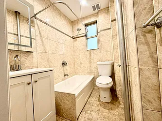 Rented by Papp Realty