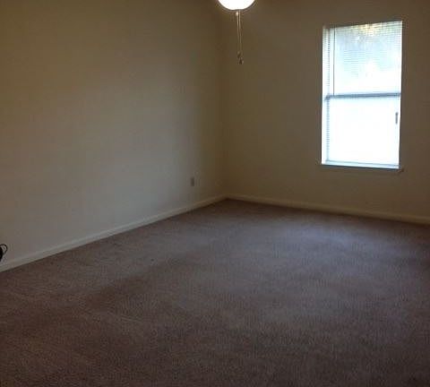2nd image of 135 Clarence Ave