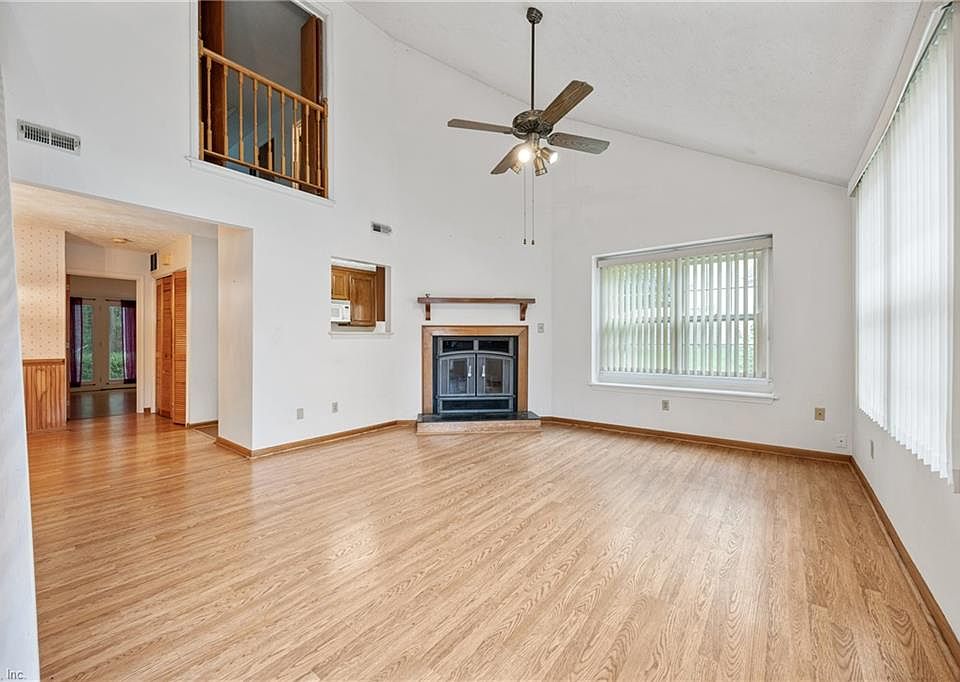 1st image of 110 Briarwood Pl