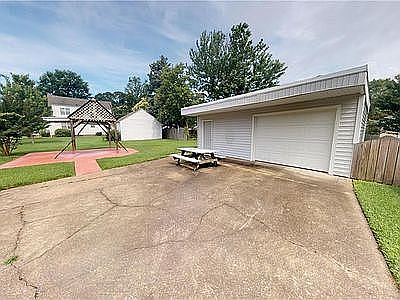 5th image of 4001 Buchanan Dr