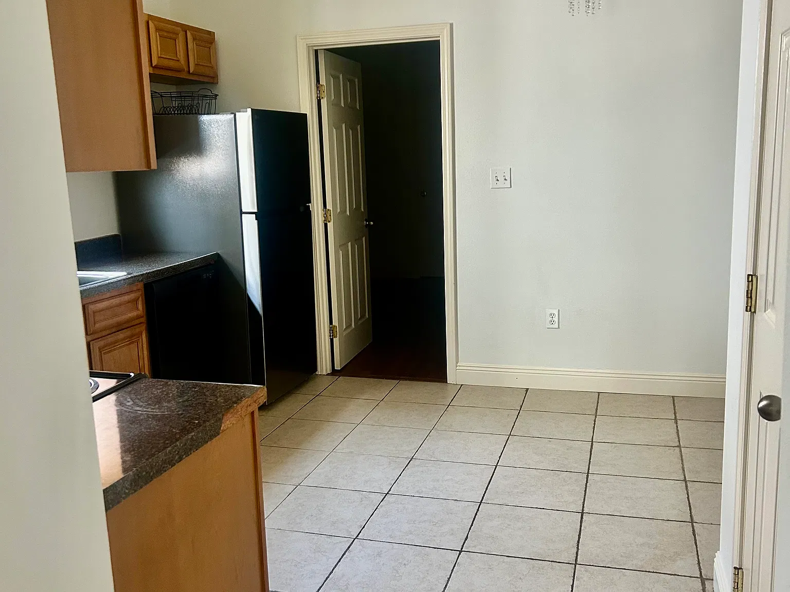 2 bed, 750 sqft, $1,275 — Photo 4