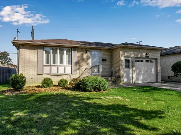 176 Barnabas Dr, Depew, NY 14043