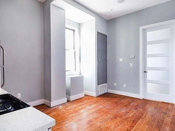 3rd image of 1503 Gates Ave #1AA