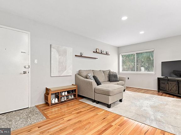 4th image of 12311 Braxfield Ct APT 8