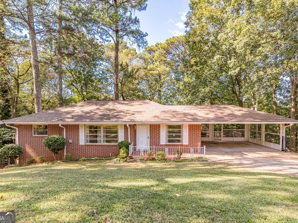 2121 Lavista Cir, Hapeville, GA 30354