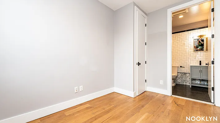 Rented by Nooklyn NYC LLC | media 54