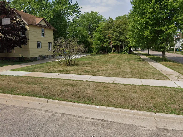 Corner lot