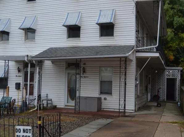 418 E Market St, Pottsville, PA 17901