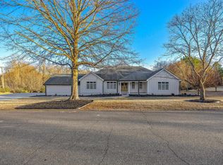 1 Sweetbriar Ct, Greer, SC 29650