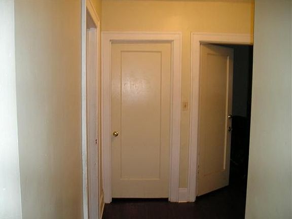 3rd image of 79 E Morris Ave