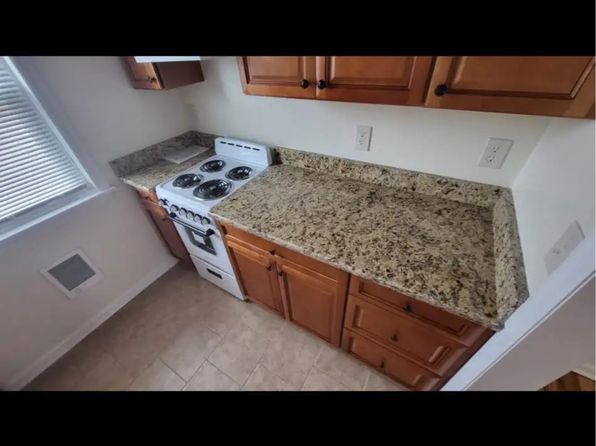 1128 Borden Ave APT 14