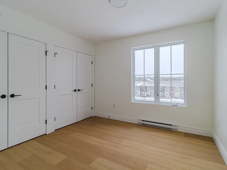 975 Brookside Dr — Photo 6
