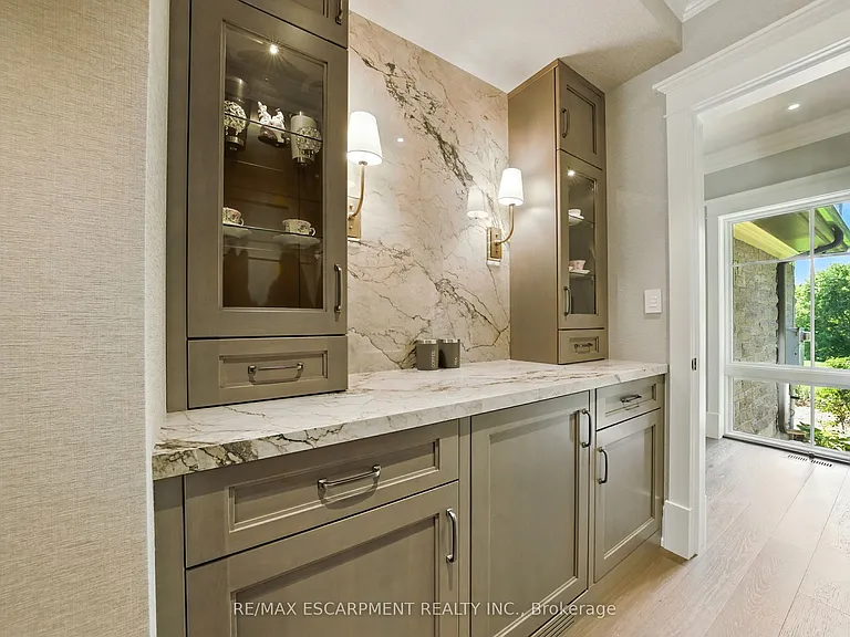 597 Old York Rd — Photo 10