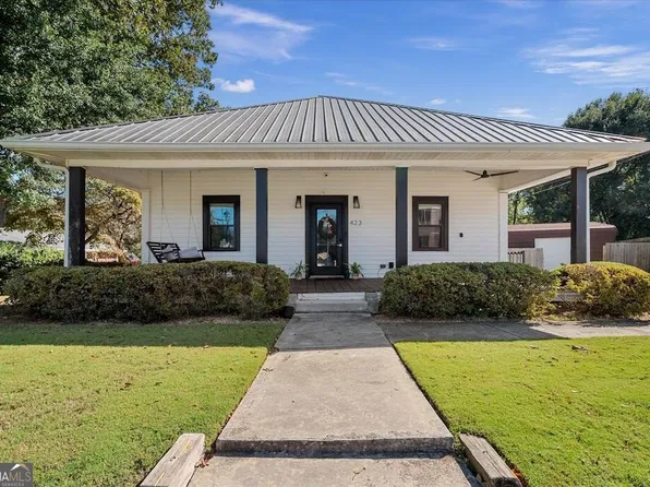 423 N White St, Carrollton, GA 30117