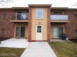34650 Clarkson Dr W APT 42, Fraser, MI 48026