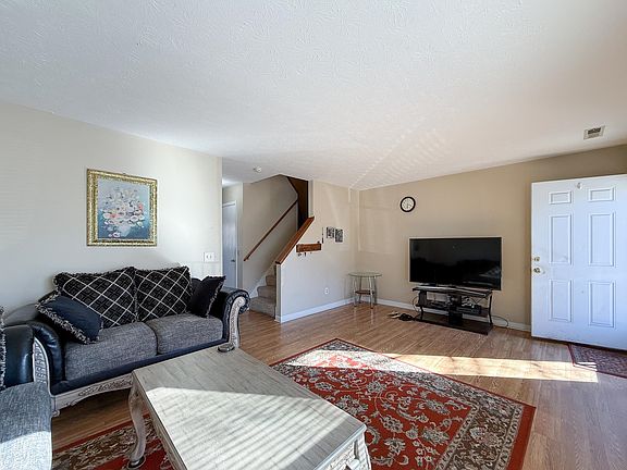 5th image of 811 Vine St