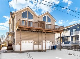 276 33rd St #E, Avalon, NJ 08202