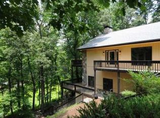 614 Lakeshore Dr, Berkeley Lake, GA 30096