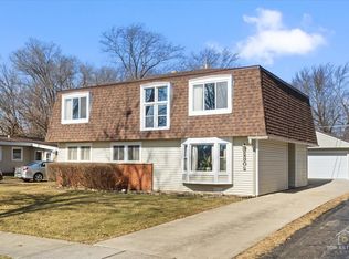 2302 Fulle St, Rolling Meadows, IL 60008