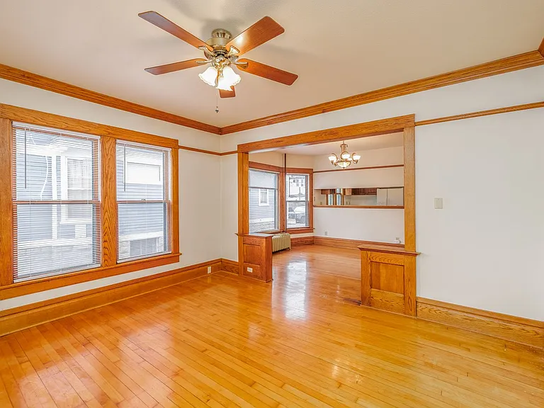 547 Jefferson St — Photo 12