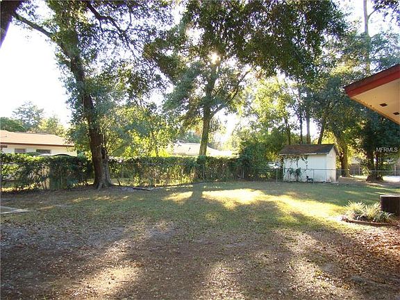 3rd image of 581 Sidney Dr