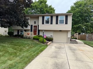 129 Summerberry Ln, Niles, OH