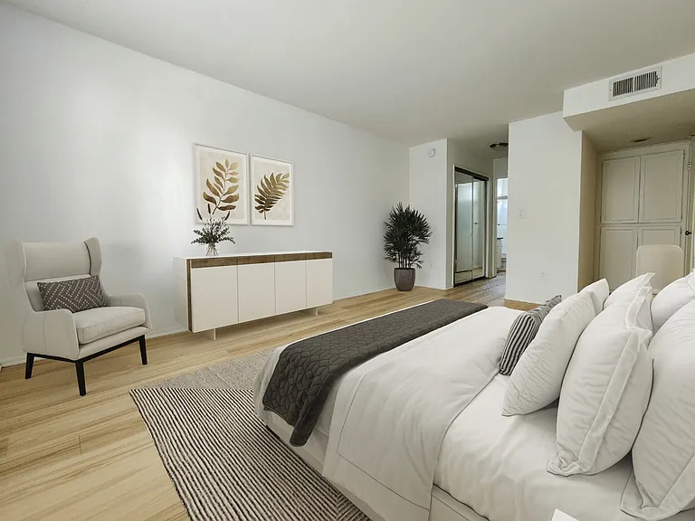 1810 Malcolm Ave #206 — Photo 9