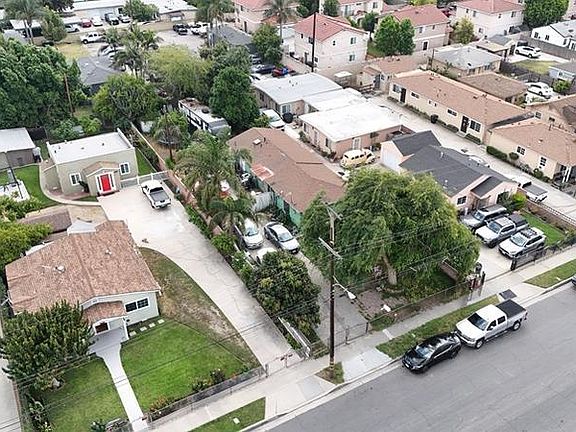 3rd image of 7922 Bell Gardens Ave
