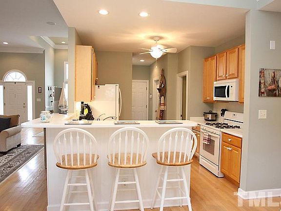 5th image of 2715 Ashland Dr