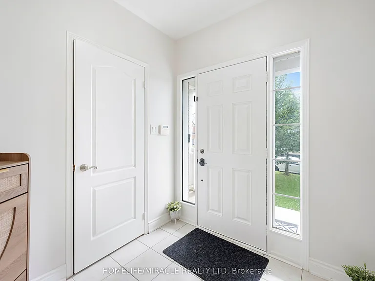1619 Frolis St — Photo 2