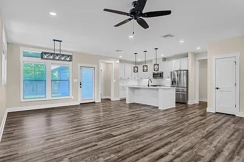 412 Carneros Dr — Photo 2