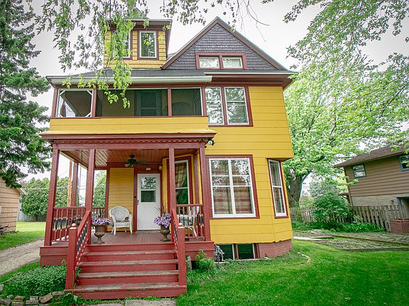 3rd image of 724 Grand Ave