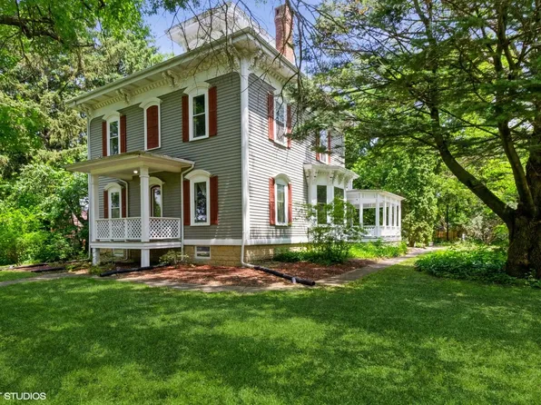 100 E Miller Ave, Hinckley, IL 60520